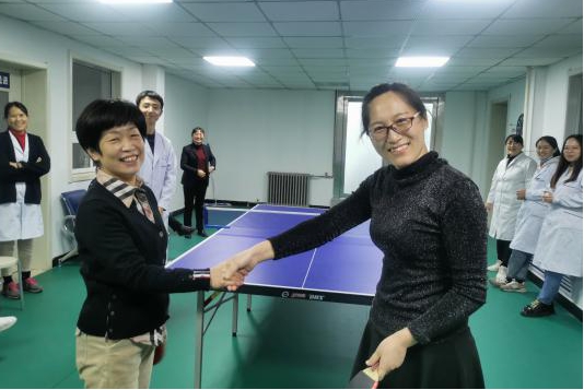 1607508812936816.jpg 赛后彼此握手拥抱3.jpg