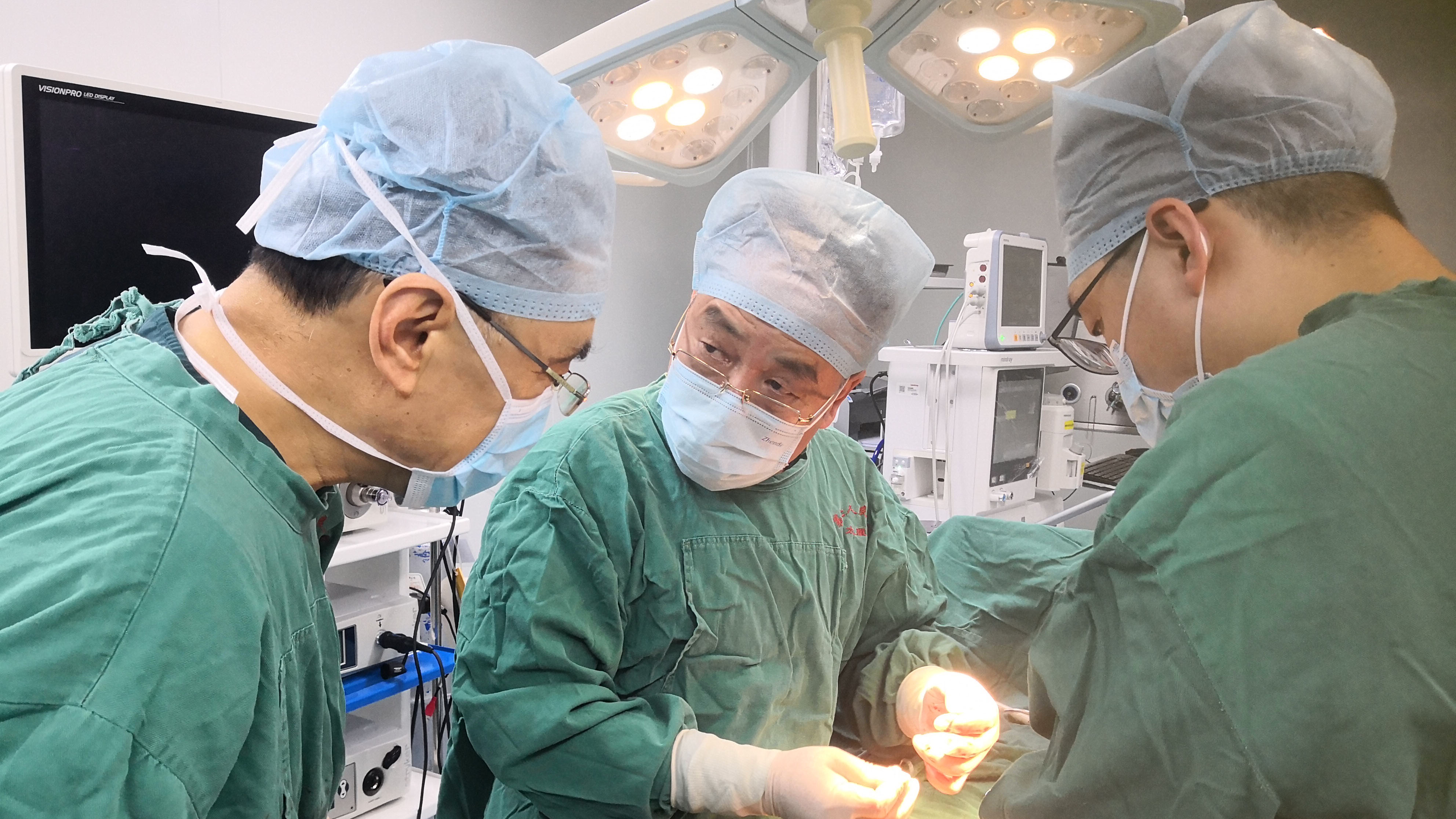 【成人快手新闻
】多学科联合诊疗去除顽疾