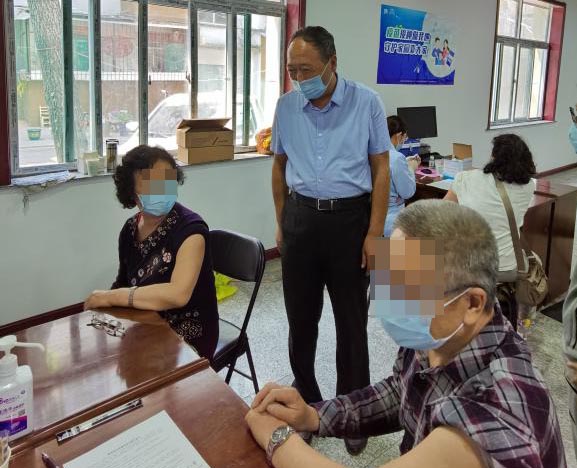 「成人快手动态
」成人快手
院领导走入新冠疫苗接种点