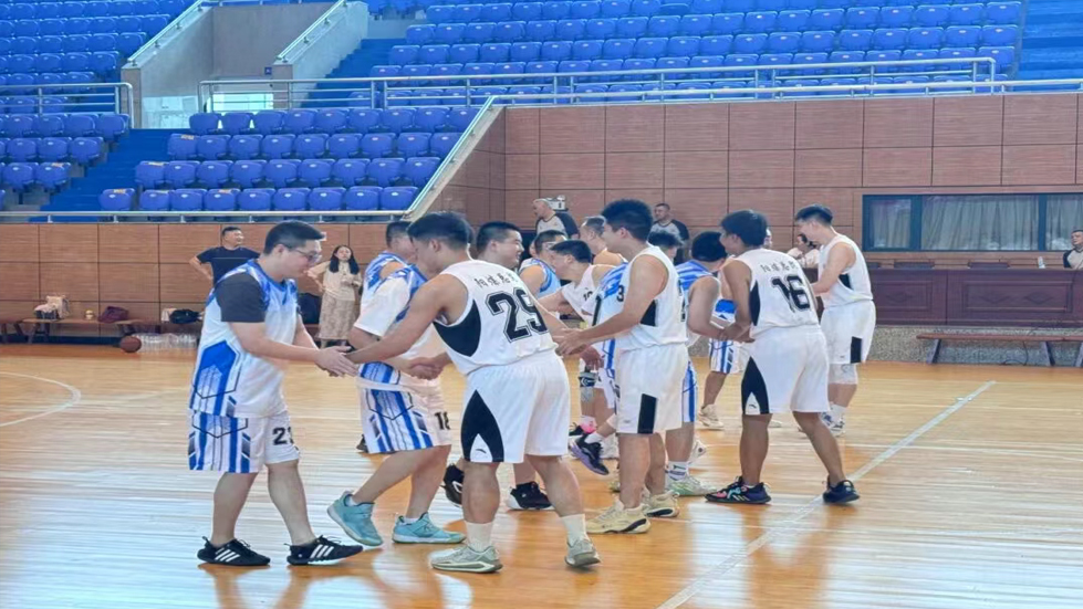 党建引领架桥梁，以球会友促交流——成人快手
与阳煤总院篮球选拔