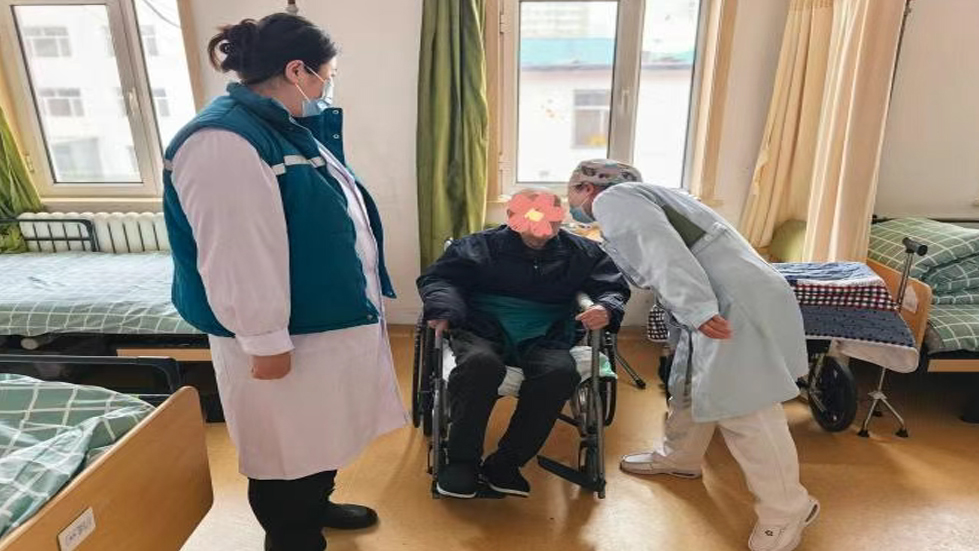 延伸服务触角，传递医患温情——成人快手
重症医学科团队赴三桥社区养老院暖心回