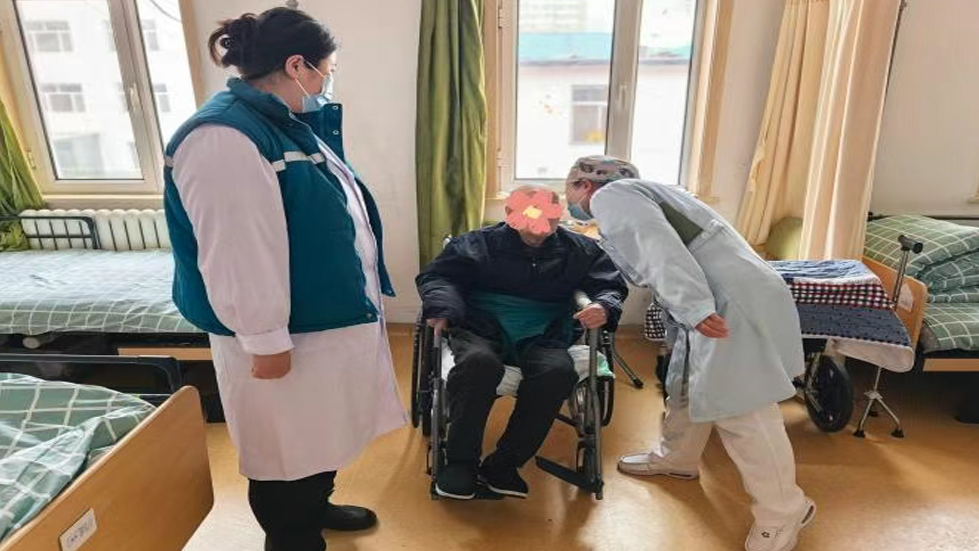 延伸服务触角，传递医患温情——成人快手
重症医学科团队赴三桥社区养老院暖心回访