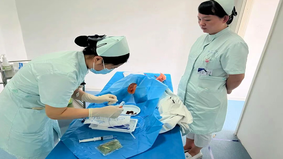 护理技能考核，绽放专业光彩--成人快手
护理团队2025年上半年操作考核圆满收官